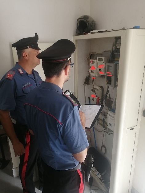 carabinieri arrestoper furto energia