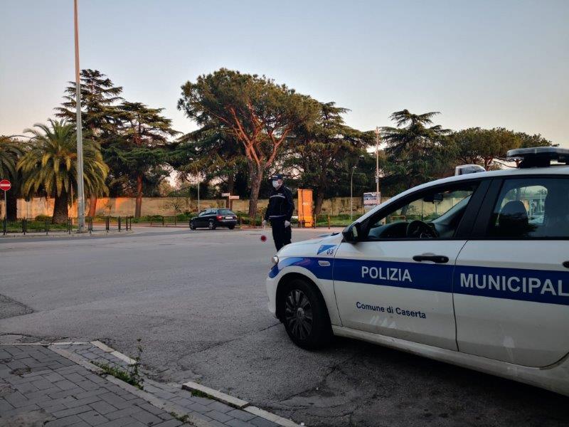 Capuaonline Caserta Polizia Municipale A Caccia Dei Furbetti Del