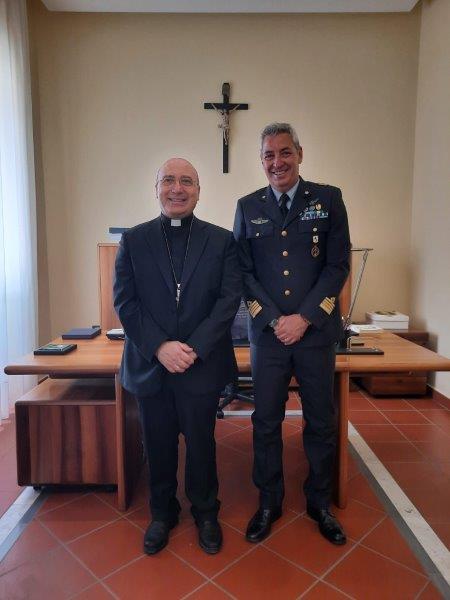 Capuaonline.com - Il Comandante del 9° Stormo di Grazzanise, Col. Florio in visita  dal neo Arcivescovo di Capua Mons. Pietro Lagnese.
