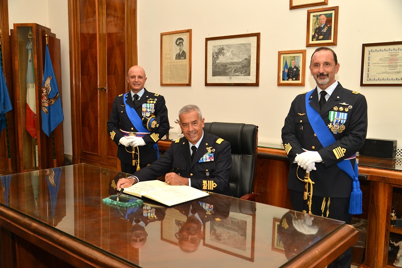 Capuaonline Caserta cambio al vertice della Scuola